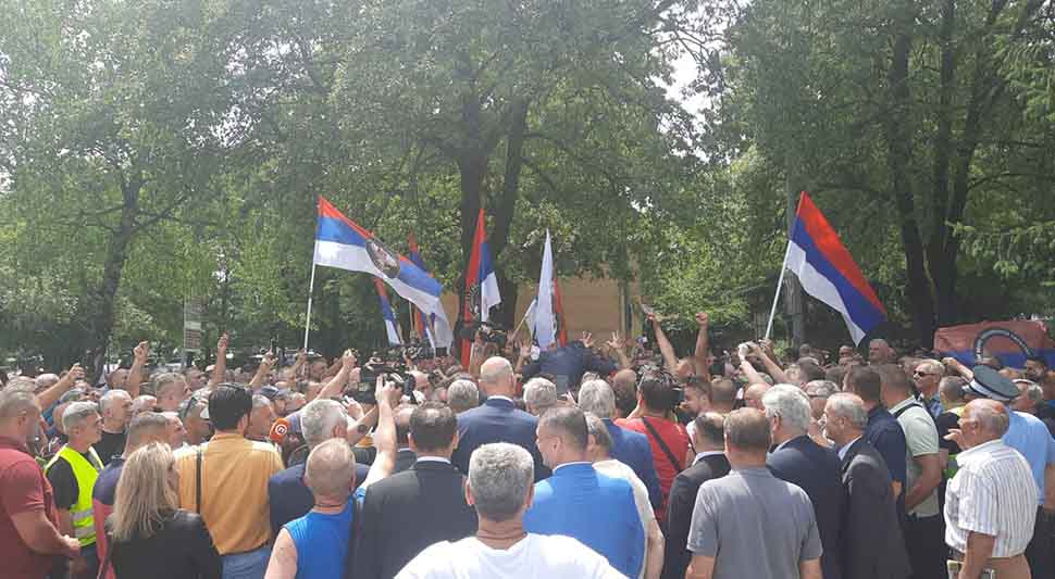 veterani protest skupstina (2).jpg